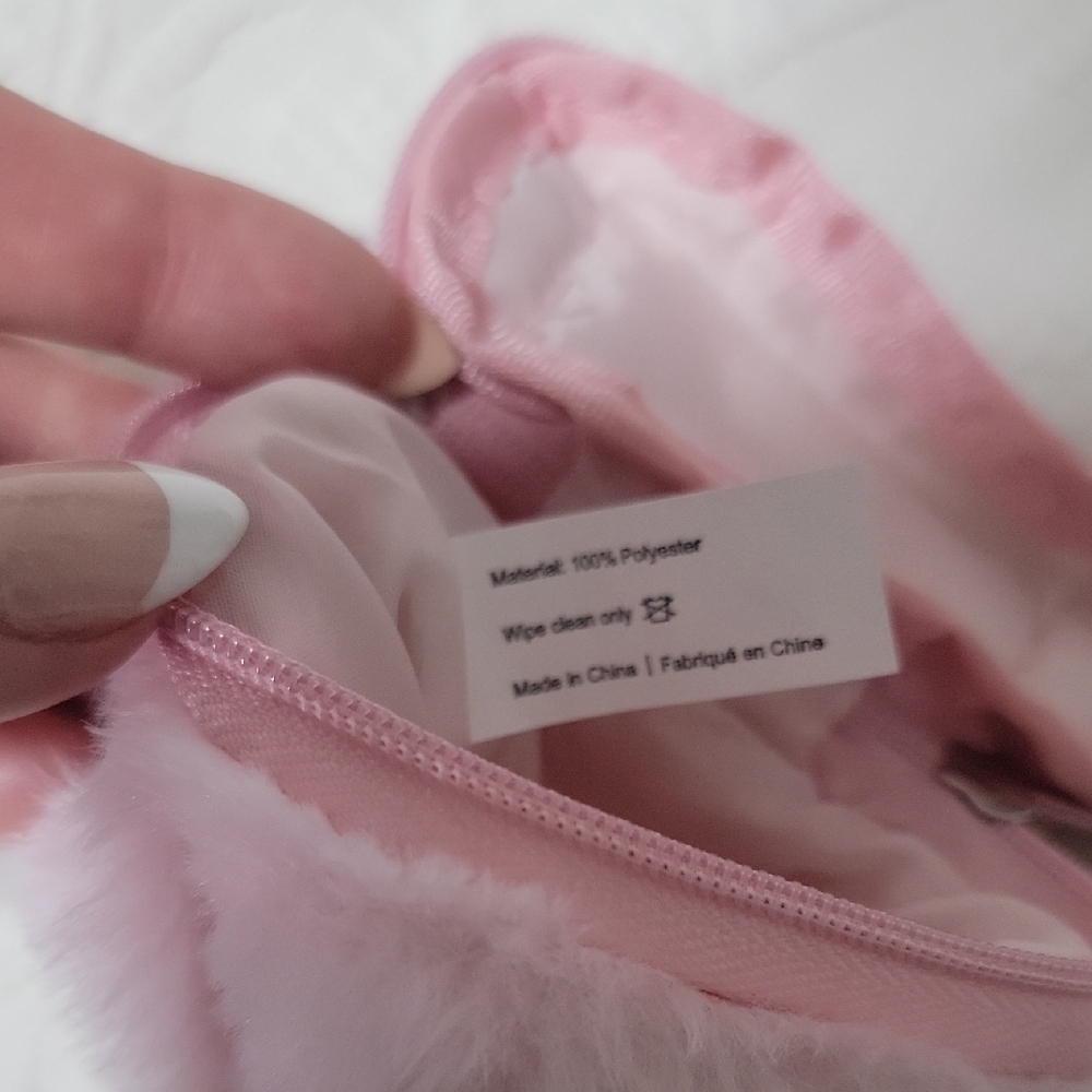Urban Outfitter Like New Double Zipper Mini Fluffy Pink Keychain Pouch - Picture 3 of 4